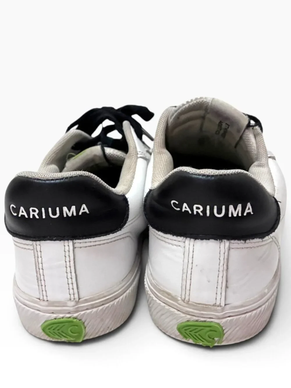 Cariuma Salvas White Leather Black Logo Low Top Sneakers - W 9 / M 7.5